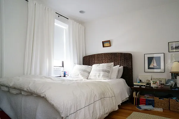 Rented by EXR | media 10