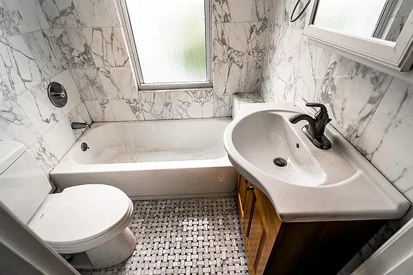 Rented by Nooklyn NYC LLC | media 54