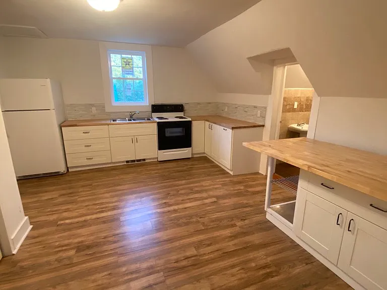 205 Main St #2 — Photo 1