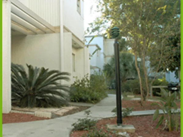 613 SW 75th St APT 101, Gainesville, FL 32607