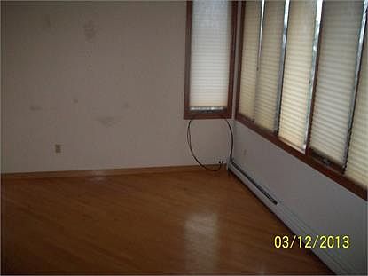 3rd image of 6 Silver Spruce Dr