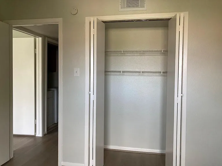 3075 Walnut Bend Ln #33 — Photo 11