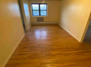 28-25 31st St #3, Astoria, NY 11102