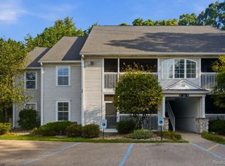 12271 Saint Andrews Way, Fenton, MI 48430