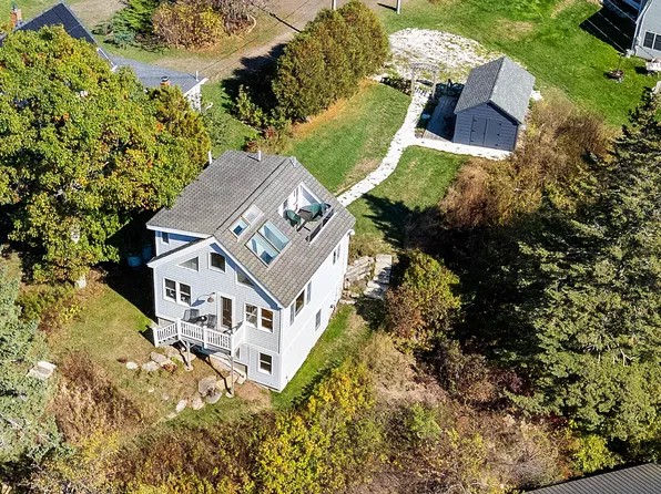 16 Raspberry Lane, Saint George, ME 04860