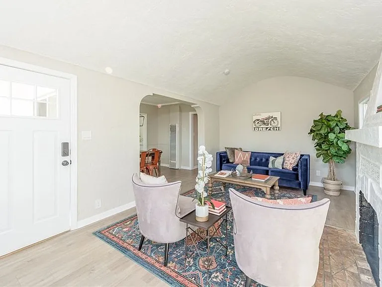 7727 S Normandie Ave — Photo 31