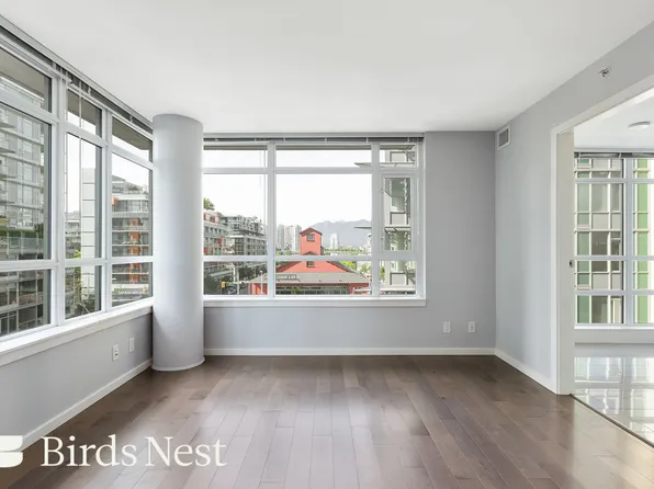 89 W 2nd Ave #606, Vancouver, BC V5Y 0G9
