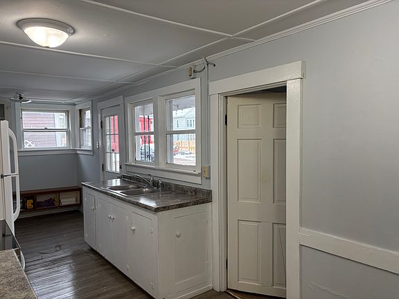 5th image of 56 Elmwood Ave APT 1