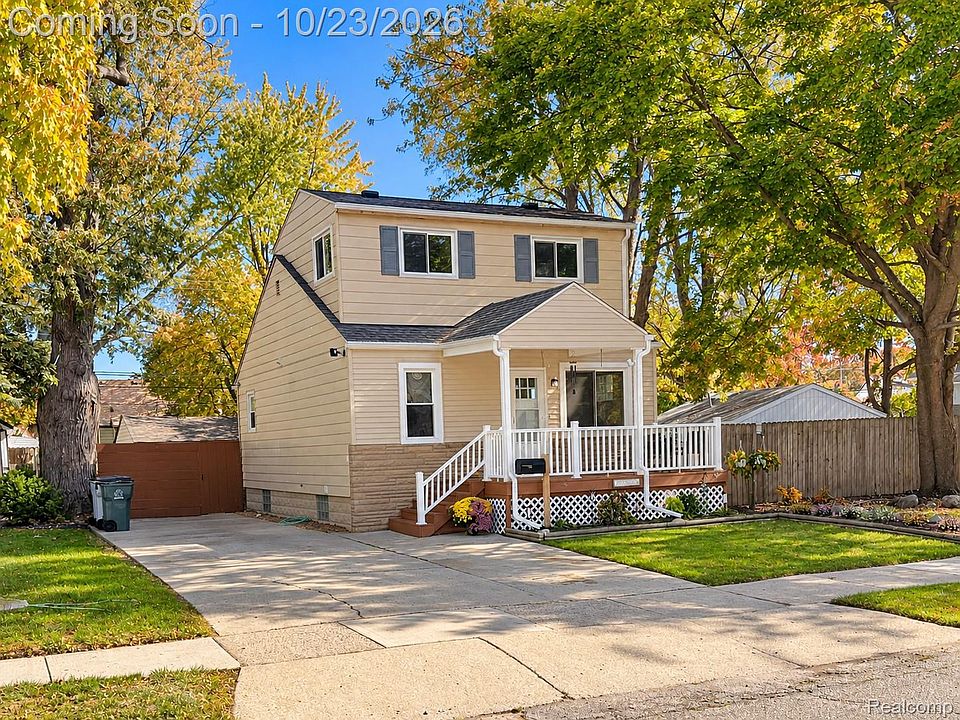 23076 Hoover Ave, photo 3