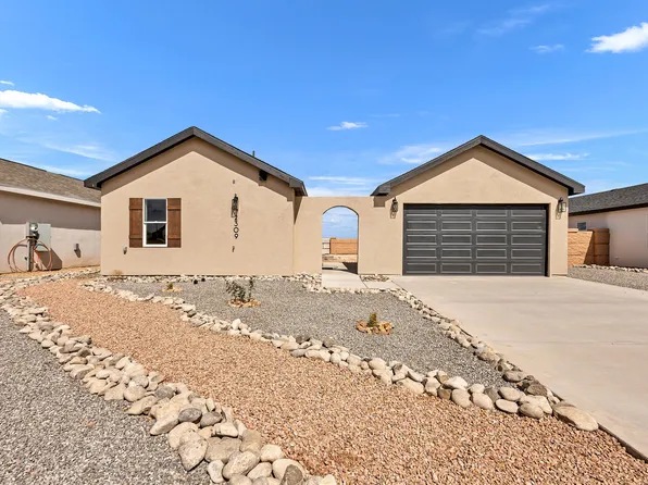 2309 Magnolia Ln, Roswell, NM 88201