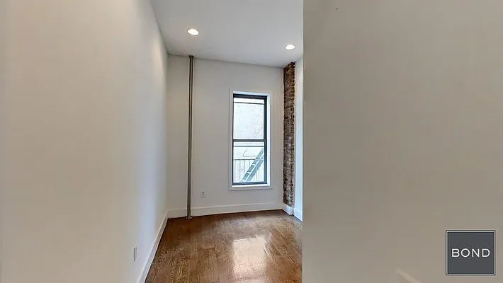 Rented by Bond New York | media 7