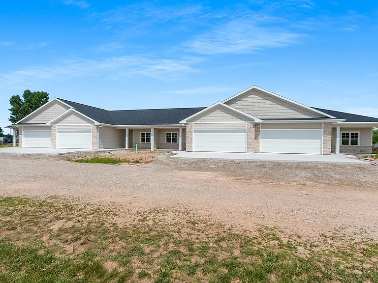 2716 Saffron Pl — Photo 2