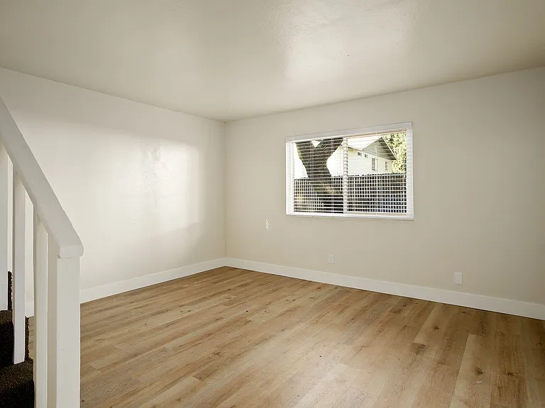 1119 W Sacramento Ave — Photo 3