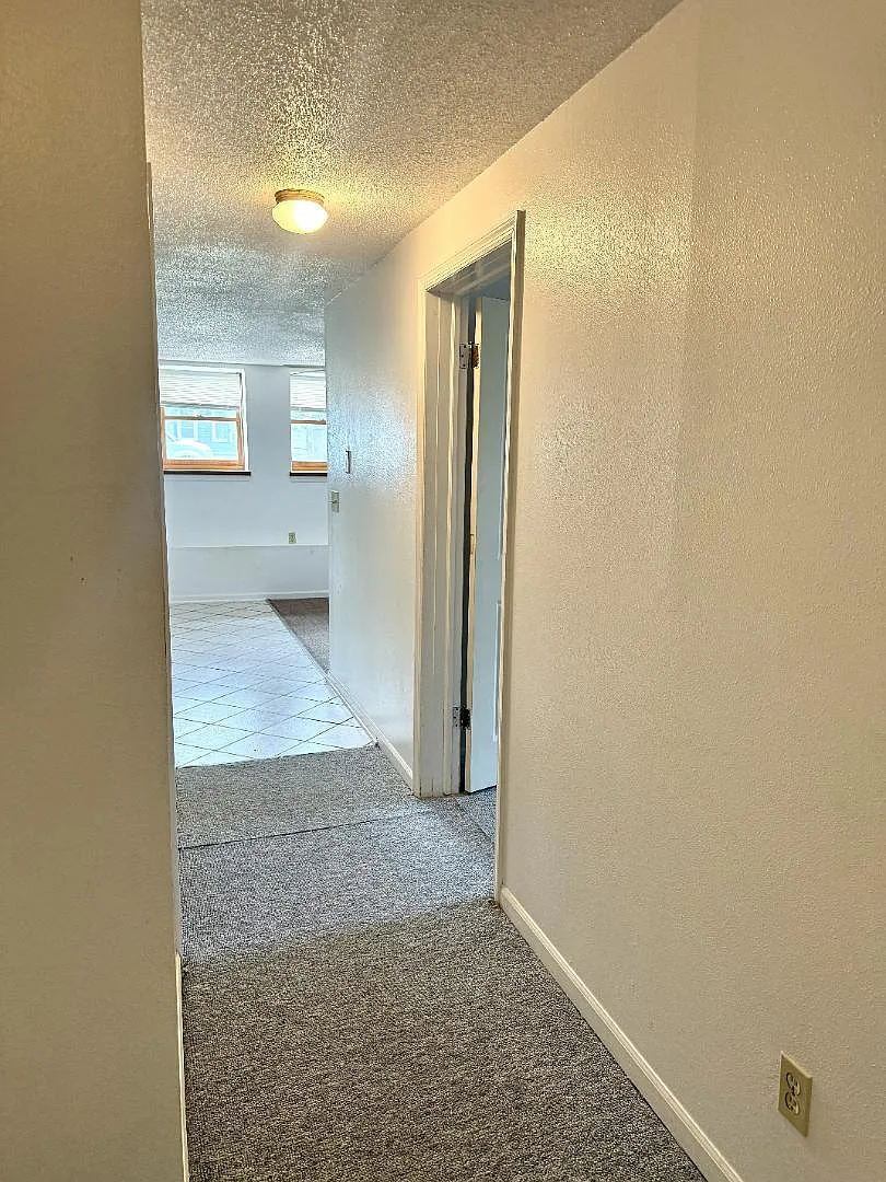 305 Avenue F - Apt. 3 Fort Madison, IA — Photo 4
