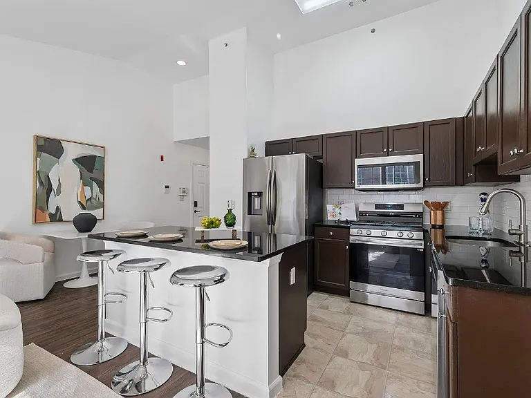 3 Soho Dr #108 — Photo 8