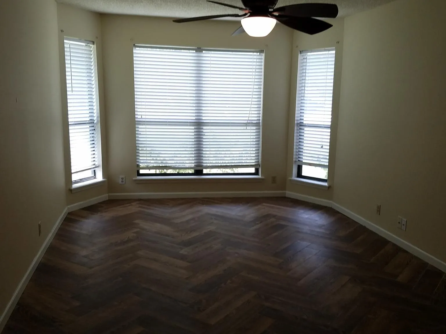 1807 Shadowlawn Dr — Photo 4