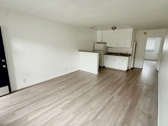 3rd image of 4244 Lindblade Dr