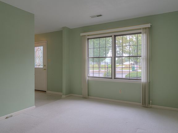 3rd image of 45 Franklin Parke Ct