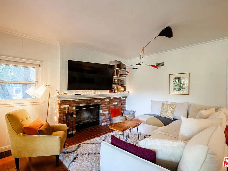 17401 Londelius St — Photo 10