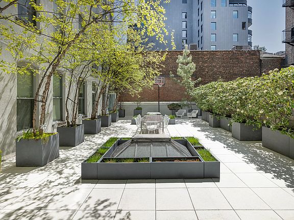 4th image of 532 W 22nd St APT 2A