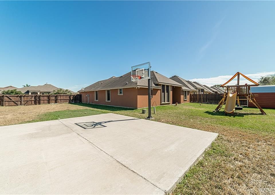 2nd image of 525 El Cielo St