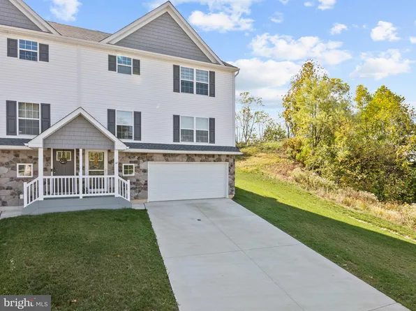 14 Rosalies Way, Temple, PA 19560