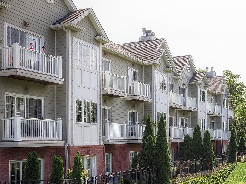 1st image of 715 Windberry Ct