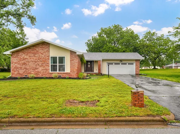 1716 S Oakland Avenue, Bolivar, MO 65613