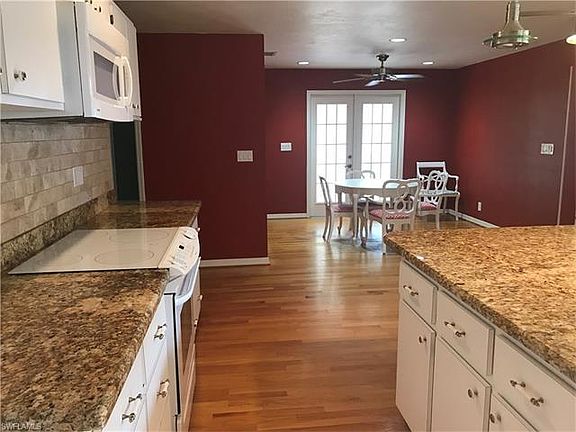 5th image of 4910 Palmetto Woods Dr