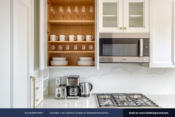 Rented by The Blueground | media 30