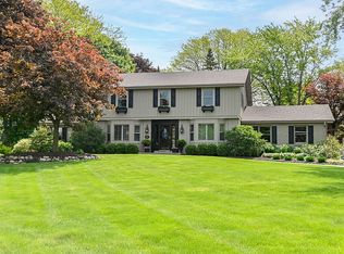 2210 La Fontaine Ct, Brookfield, WI 53045