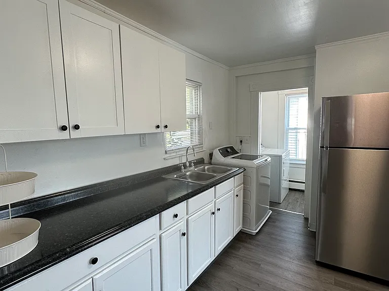 35 Maud St #2 — Photo 28