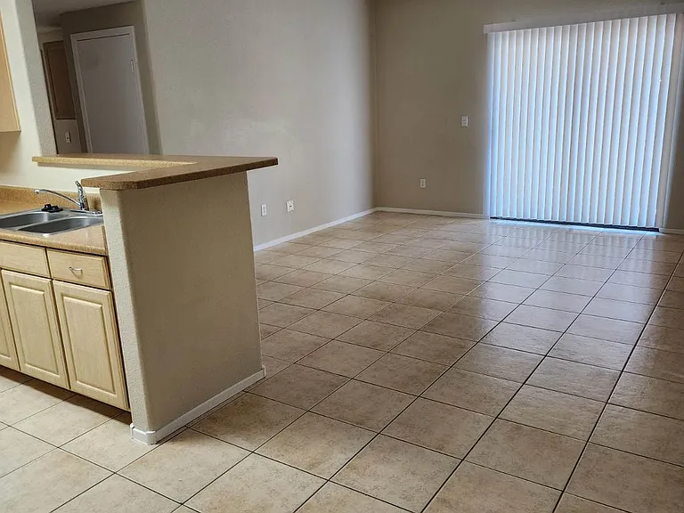 8250 N Grand Canyon Dr #1-1081 — Photo 4