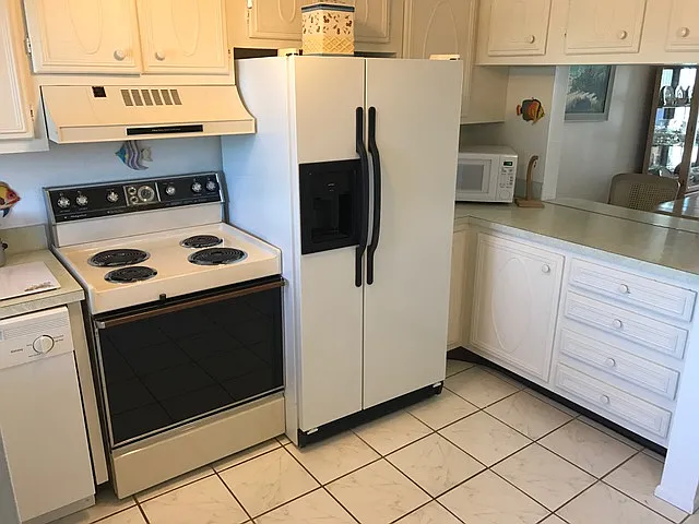 18650 Gulf Blvd #509 — Photo 11