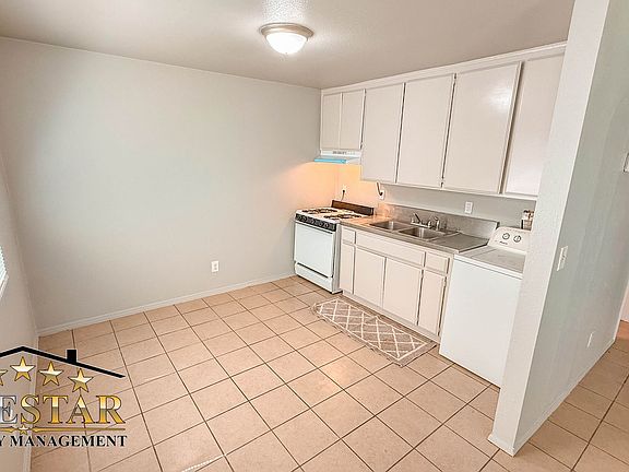 4th image of 200 Haven Dr APT B