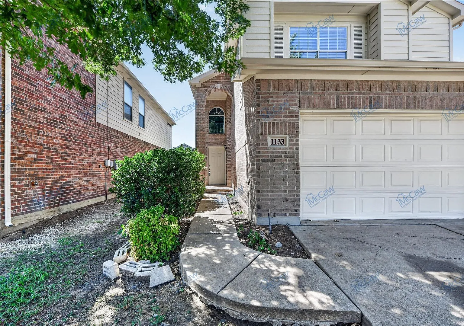 3 bed, 2.5 bath, 1774 sqft, $2,000 — Photo 2