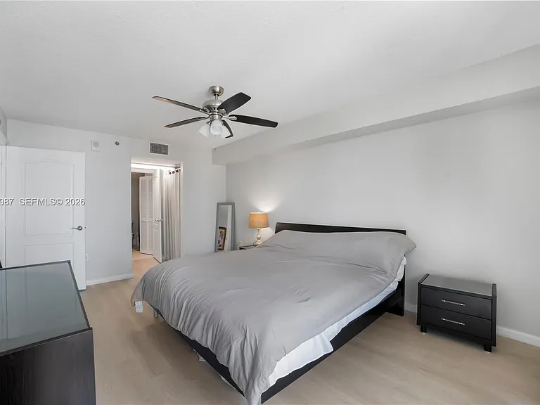 1200 Brickell Bay Dr #4121 — Photo 15