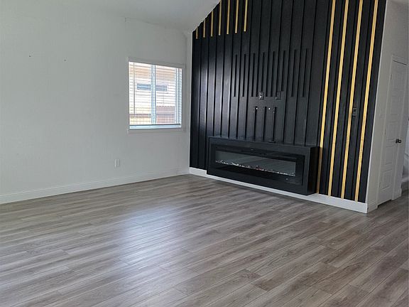 2nd image of 605 Presidio St