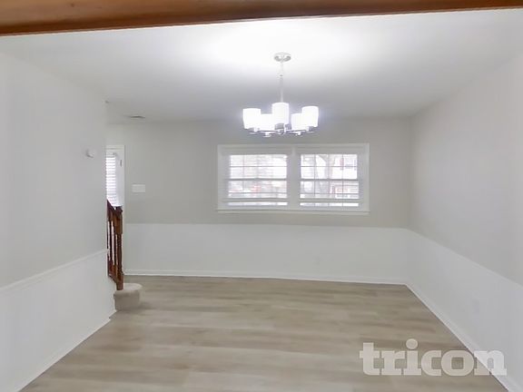 4th image of 2840 Mount Vernon Ave