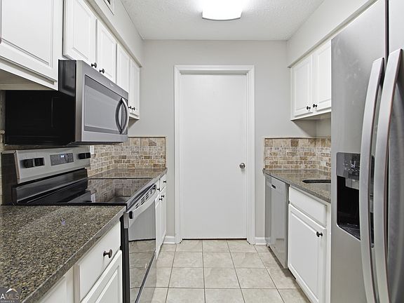 2nd image of 5145 Roswell Rd Unit 7