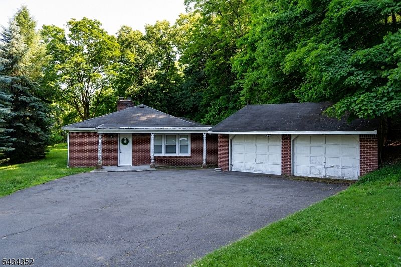 1st image of 45 Peters Ln