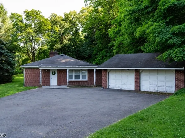 45 Peters Ln, North Haledon Boro, NJ 07508