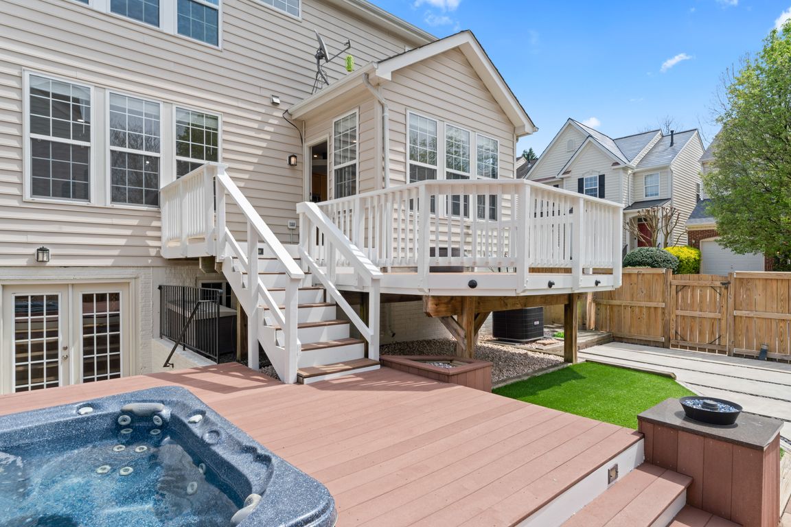 Deck and and jacuzzi