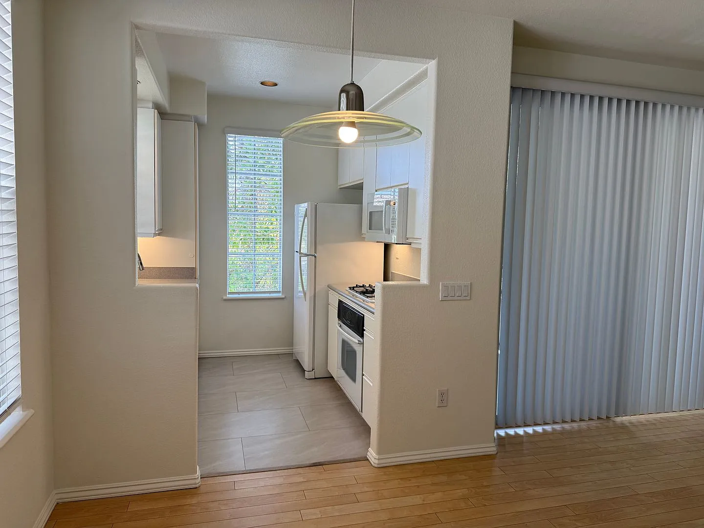 1 Bedroom, 1 Bath Condo at Martinique Del Mar Highlands! — Photo 4