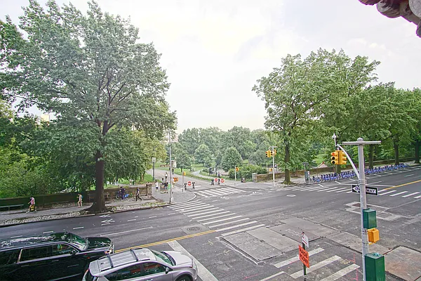 Rented by Compass | media 19