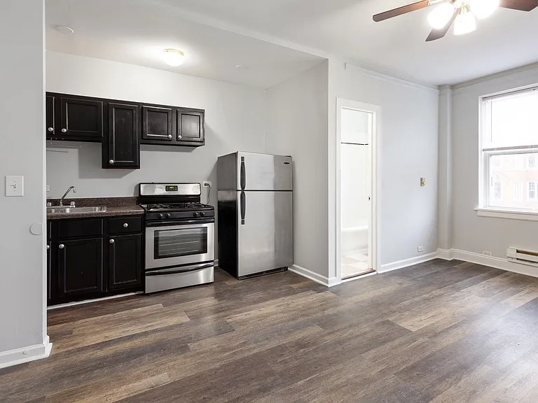 The Kenmore on Edgewater — Photo 37