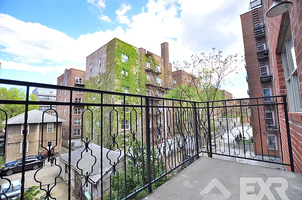 Rented by EXR | media 21