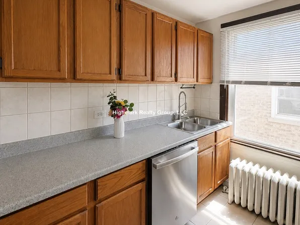 733 Elm St, Winnetka, IL
