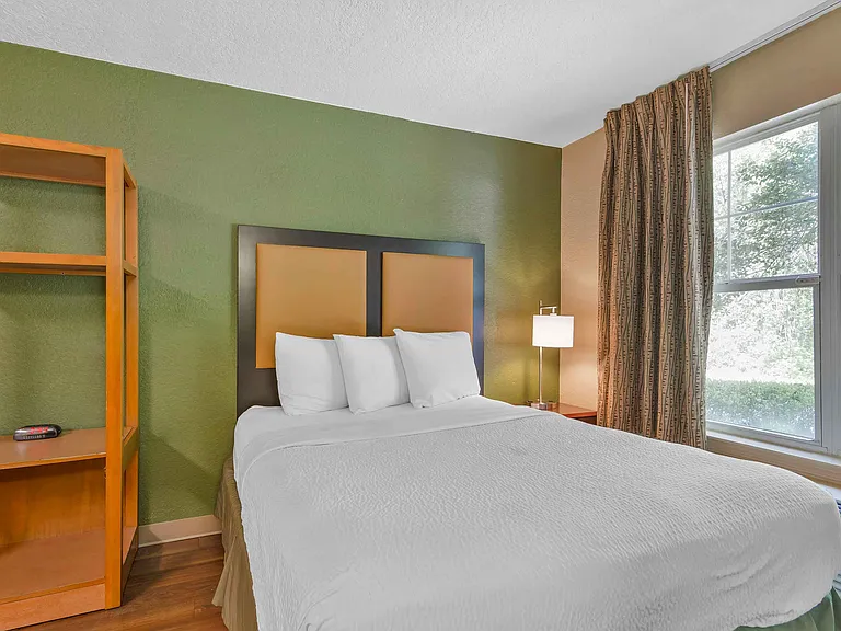 Studio Suite - 1 Queen Bed