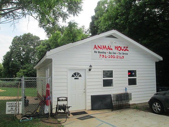 3rd image of 2235 Statesville Blvd